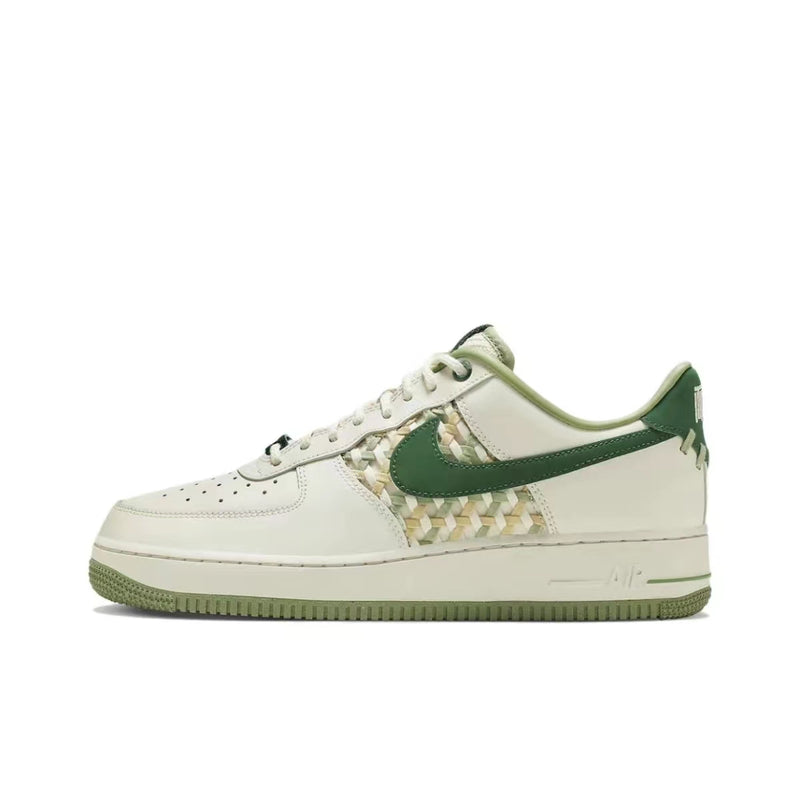 Nike Air Force 1 Low “Osso Claro e Verde Desfiladeiro”